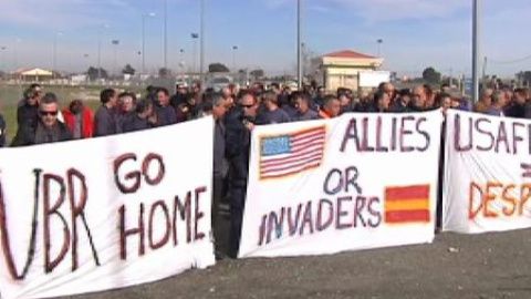 Los trabajadores de la base de Morón piden más empleo Los trabajadores de la base de Morón piden más empleo
