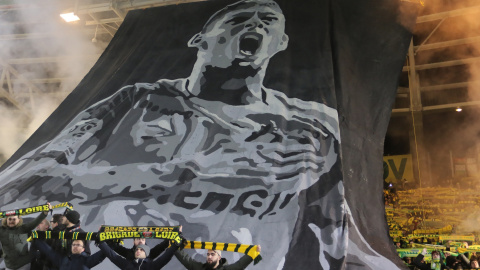 Hinchas del Nantes rinden homenaje al futbolista argentino Emiliano Sala Hinchas del Nantes rinden homenaje al futbolista argentino Emiliano Sala