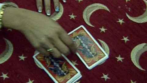 Desarticulada una red que extorsionaba a usuarios de líneas de videncia y tarot Desarticulada una red que extorsionaba a usuarios de líneas de videncia y tarot
