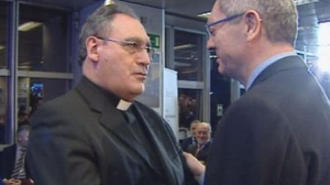 Gallardón al portavoz de la Conferencia Episcopal: "Ánimo no me falta" Gallardón al portavoz de la Conferencia Episcopal: "Ánimo no me falta"