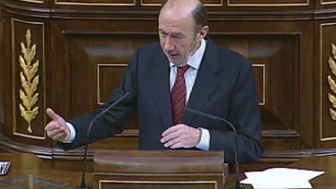 Rajoy a Rubalcaba: "Yo no puedo mentir por usted porque no puedo competir; me considero muy inferior a usted" Rajoy a Rubalcaba: "Yo no puedo mentir por usted porque no puedo competir; me considero muy inferior a usted"