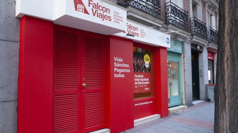 PP abre 'Falcon Viajes' al lado de la sede del PSOE
