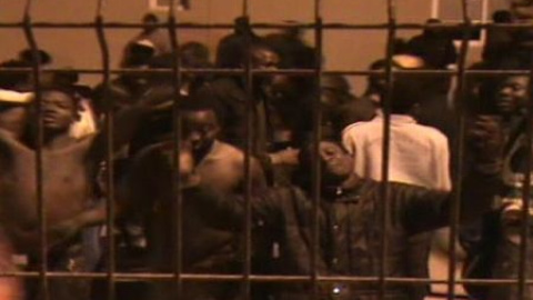 Unos 200 inmigrantes realizan un nuevo salto a la valla de Melilla Unos 200 inmigrantes realizan un nuevo salto a la valla de Melilla