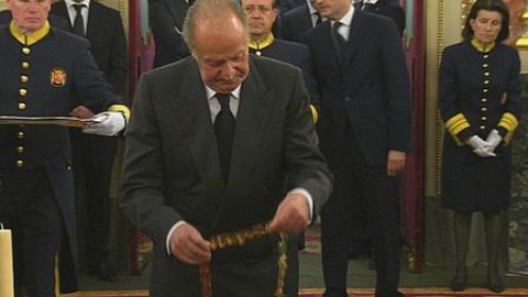 El Rey concede a Adolfo Suárez la Real Orden de Carlos III El Rey concede a Adolfo Suárez la Real Orden de Carlos III