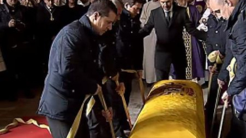 Adolfo Suárez ya descansa junto a su esposa en la catedral de Ávila Adolfo Suárez ya descansa junto a su esposa en la catedral de Ávila