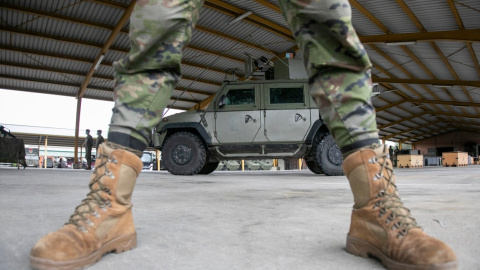 Un efectivo del Regimiento de Infantería ‘Príncipe’ nº3, durante la presentación del despliegue que este regimiento realizará en Irak y en Mali, en el acuartelamiento Cabo Noval, en Siero, Asturias (España).- Jorge Peteiro / Europa Press Un efectivo del Regimiento de Infantería ‘Príncipe’ nº3, durante la presentación del despliegue que este regimiento realizará en Irak y en Mali, en el acuartelamiento Cabo Noval, en Siero, Asturias (España).- Jorge Peteiro / Europa Press