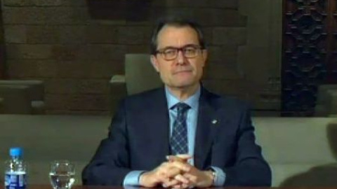 Artur Mas habla de "coacción y violencia" en el asedio al Parlament Artur Mas habla de "coacción y violencia" en el asedio al Parlament