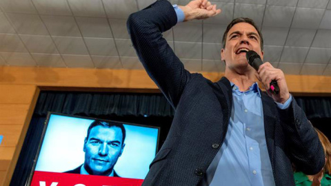 Pedro Sánchez en Dos Hermanas. (EFE)