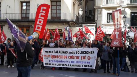 Protesta de este lunes en la plaza de Manises, frente al Palau de la Generalitat. Protesta de este lunes en la plaza de Manises, frente al Palau de la Generalitat.