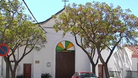 Un pueblo molesto porque no entiende a su cura cuando habla. Un pueblo molesto porque no entiende a su cura cuando habla.