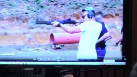 Pistorius se quiebra al explicar cómo mató a su novia Pistorius se quiebra al explicar cómo mató a su novia