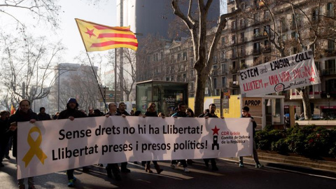 El tráfico se ha complicado en hora punta en la capital catalana por las manifestaciones. EFE/ MARTA PÉREZ