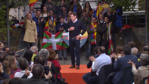 Rivera ante abucheos: "Euskadi no es vuestro, es de todos" Rivera ante abucheos: "Euskadi no es vuestro, es de todos"