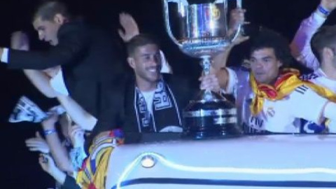 El Real Madrid celebra con su afición su victoria en la Copa del Rey El Real Madrid celebra con su afición su victoria en la Copa del Rey