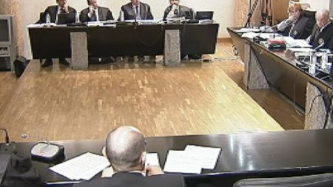 El juez Elpidio Silva se niega a declarar después de que la sala no admita que cambie de abogado El juez Elpidio Silva se niega a declarar después de que la sala no admita que cambie de abogado