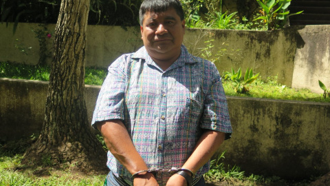 Bernardo Caal, el defensor del río Cahabón, sigue en prisión en un país donde han asesinado en siete meses a 13 defensores ambientales. Bernardo Caal, el defensor del río Cahabón, sigue en prisión en un país donde han asesinado en siete meses a 13 defensores ambientales.