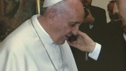 El Papa al móvil El Papa al móvil