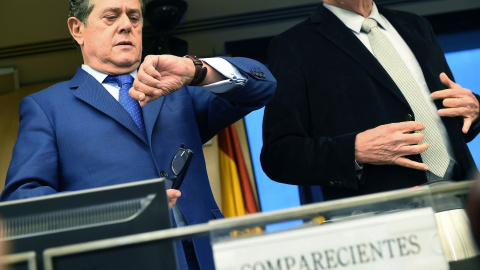 El exministro de Defensa, Federico Trillo, a su llegada para comparecer en la Comisión de Investigación sobre la presunta financiación ilegal del PP, en el Congreso de los Diputados.EFE/Fernando Villar El exministro de Defensa, Federico Trillo, a su llegada para comparecer en la Comisión de Investigación sobre la presunta financiación ilegal del PP, en el Congreso de los Diputados.EFE/Fernando Villar