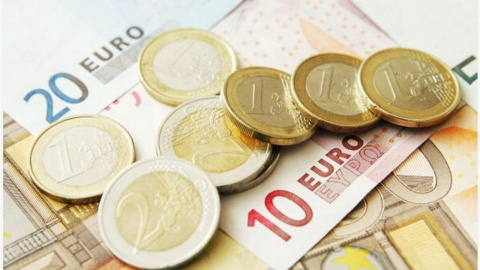 La economía española sigue creciendo, pero a menor ritmo que hace un trimestre. La economía española sigue creciendo, pero a menor ritmo que hace un trimestre.