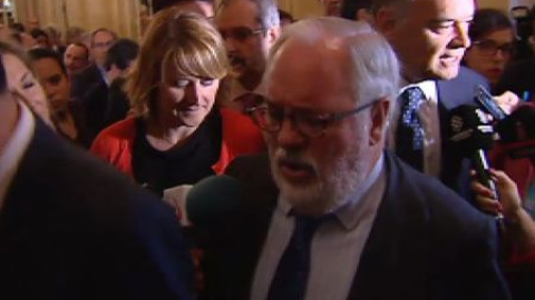 Arias Cañete desmiente: "Nadie está hablando de grandes coaliciones" Arias Cañete desmiente: "Nadie está hablando de grandes coaliciones"
