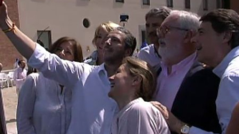Rubalcaba rechaza un gobierno de coalición con el PP porque es malo para España y para el PSOE Rubalcaba rechaza un gobierno de coalición con el PP porque es malo para España y para el PSOE