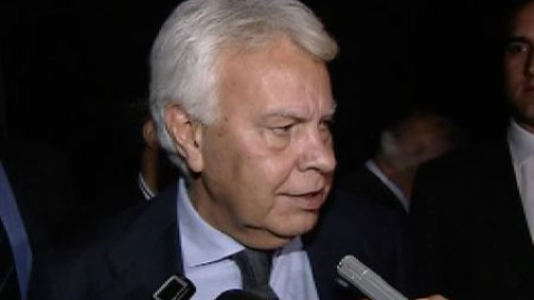 Felipe González respalda la decisión de Rubalcaba de convocar el congreso Felipe González respalda la decisión de Rubalcaba de convocar el congreso