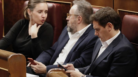 Albert Rivera, Juan Carlos Girauta y Melisa Rodríguez, de Ciudadaos, en el debate de los Prespuestos en el Congreso. / EFE Albert Rivera, Juan Carlos Girauta y Melisa Rodríguez, de Ciudadaos, en el debate de los Prespuestos en el Congreso. / EFE