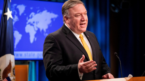 El secretario de Estado de EE.UU., Mike Pompeo, anuncia la suspensión de la participación de Estados Unidos en el tratado INF con Rusia. / EFE - JIM LO SCALZO El secretario de Estado de EE.UU., Mike Pompeo, anuncia la suspensión de la participación de Estados Unidos en el tratado INF con Rusia. / EFE - JIM LO SCALZO