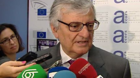 Torrres-Dulce: "Lo que no está en la Constitución, no existe en la vida política y social de España" Torrres-Dulce: "Lo que no está en la Constitución, no existe en la vida política y social de España"