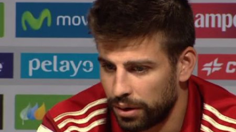 Piqué sobre Cesc: "Espero que continúe con nosotros" Piqué sobre Cesc: "Espero que continúe con nosotros"