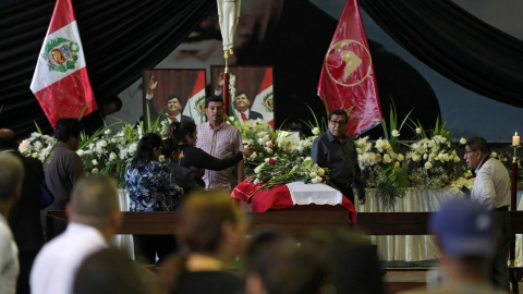 Los partidarios del ex presidente de Perú, Alan García. Reuters Los partidarios del ex presidente de Perú, Alan García. Reuters