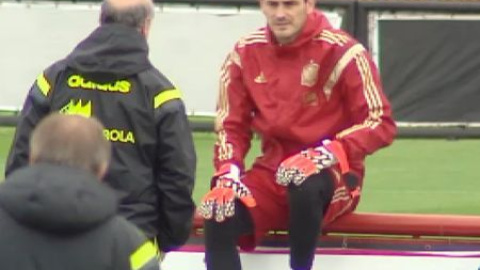 Caras largas y ambiente tranquilo en el entrenamiento de La Roja Caras largas y ambiente tranquilo en el entrenamiento de La Roja