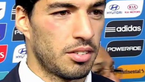 Luis Suárez: "Son cosas que pasan dentro de la cancha, no hay que darle importancia" Luis Suárez: "Son cosas que pasan dentro de la cancha, no hay que darle importancia"