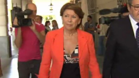 Magdalena Álvarez dimite y denuncia presiones del Gobierno Magdalena Álvarez dimite y denuncia presiones del Gobierno