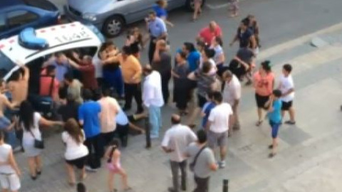 Identificados los agresores de los Mossos, implicados en el atropello de un menor en Barcelona Identificados los agresores de los Mossos, implicados en el atropello de un menor en Barcelona
