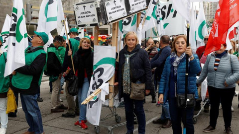 Participantes en la manifestación celebrada en Madrid por funcionarios de justicia. / EFE Participantes en la manifestación celebrada en Madrid por funcionarios de justicia. / EFE