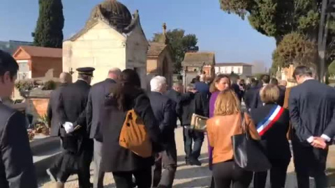 Sánchez visita la tumba del expresidente Azaña en Francia Sánchez visita la tumba del expresidente Azaña en Francia