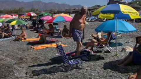 Los buzos encuentran una motocicleta en el fondo del mar en la costa de Granada Los buzos encuentran una motocicleta en el fondo del mar en la costa de Granada