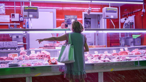 6/8/22 Un estante de carne en el Mercado Municipal de Pacífico, a 6 de agosto de 2022, en Madrid 6/8/22 Un estante de carne en el Mercado Municipal de Pacífico, a 6 de agosto de 2022, en Madrid