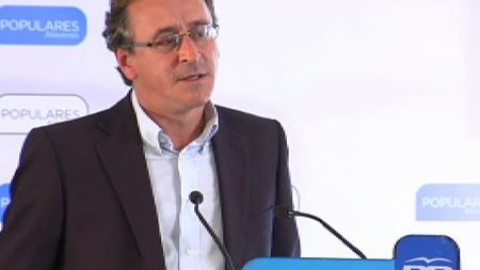 Alonso: "Hasta ahora solo he oído a Pedro Sánchez decir cosas en negativo" Alonso: "Hasta ahora solo he oído a Pedro Sánchez decir cosas en negativo"