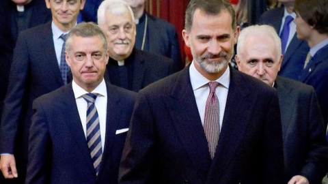 El lehendakari Iñigo Urkullu y el rey Felipe VI y Urkullu, en en la inauguración de la Asamblea Mundial de Universidades Jesuitas. EFE El lehendakari Iñigo Urkullu y el rey Felipe VI y Urkullu, en en la inauguración de la Asamblea Mundial de Universidades Jesuitas. EFE