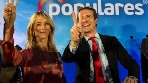 25/04/2019.- El candidato del PP a la presidencia del Gobierno, Pablo Casado, y la cabeza de lista al Congreso por Barcelona, Cayetana Álvarez de Toledo, durante el acto en Barcelona. / EFE - Quique García 25/04/2019.- El candidato del PP a la presidencia del Gobierno, Pablo Casado, y la cabeza de lista al Congreso por Barcelona, Cayetana Álvarez de Toledo, durante el acto en Barcelona. / EFE - Quique García