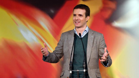 El líder del PP, Pablo Casado, ha anunciado hoy que apoyará al Gobierno si veta "cualquier acuerdo que sea deshonroso para España", en alusión al acuerdo del "brexit", aunque el Ejecutivo lo haga "tarde y mal" y después de haber sido "mentiroso e irr El líder del PP, Pablo Casado, ha anunciado hoy que apoyará al Gobierno si veta "cualquier acuerdo que sea deshonroso para España", en alusión al acuerdo del "brexit", aunque el Ejecutivo lo haga "tarde y mal" y después de haber sido "mentiroso e irr