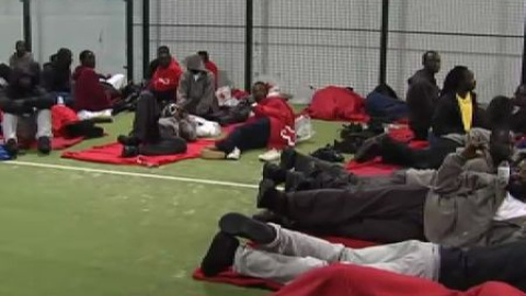 Las últimas oleadas de inmigrantes colapsan el CETI de Tarifa Las últimas oleadas de inmigrantes colapsan el CETI de Tarifa