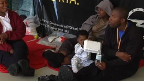 Prosigue el traslado de inmigrantes desde Tarifa a centros de internamiento de toda España Prosigue el traslado de inmigrantes desde Tarifa a centros de internamiento de toda España