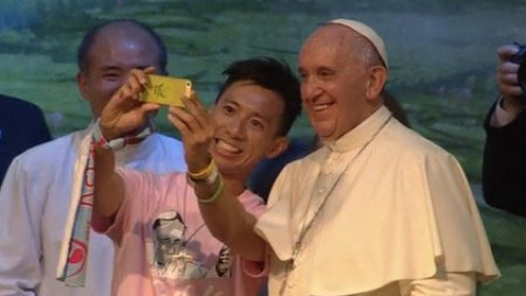 Un encuentro con el Papa con 'selfie' incluido Un encuentro con el Papa con 'selfie' incluido