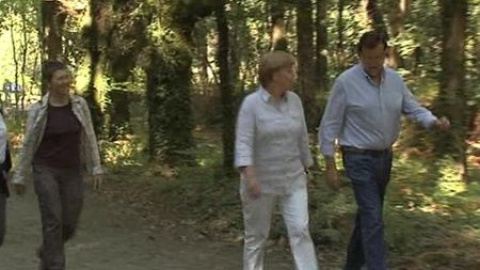Merkel y Rajoy recorren un tramo del Camino de Santiago Merkel y Rajoy recorren un tramo del Camino de Santiago