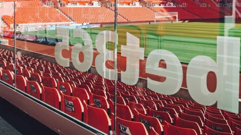 La publicidad de las apuestas deportivas es cada vez más frecuente en los estadios La publicidad de las apuestas deportivas es cada vez más frecuente en los estadios