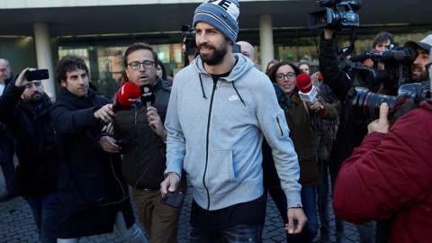 26/11/2018.- El futbolista del FC Barcelona Gerard Piqué, acompañado de su abogado, David Velazquez (d), a su llegada a la Ciudad de la Justicia de Barcelona, donde ha declarado ante el juzgado de instrucción 27 por un delito contra la seguridad del tr 26/11/2018.- El futbolista del FC Barcelona Gerard Piqué, acompañado de su abogado, David Velazquez (d), a su llegada a la Ciudad de la Justicia de Barcelona, donde ha declarado ante el juzgado de instrucción 27 por un delito contra la seguridad del tr