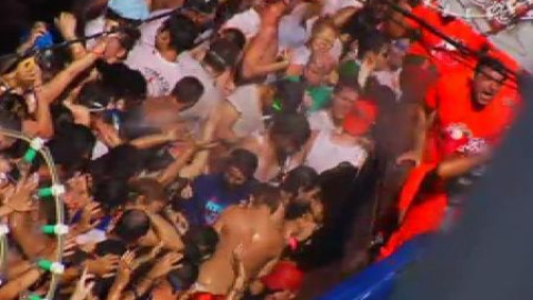 Cerca de 22.000 personas participan en la tradicional Tomatina de Buñol Cerca de 22.000 personas participan en la tradicional Tomatina de Buñol